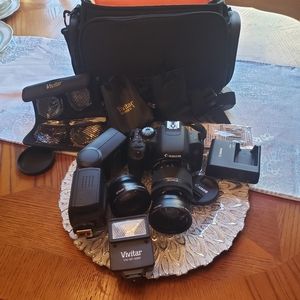 Beautiful Cannon EOS like new camera